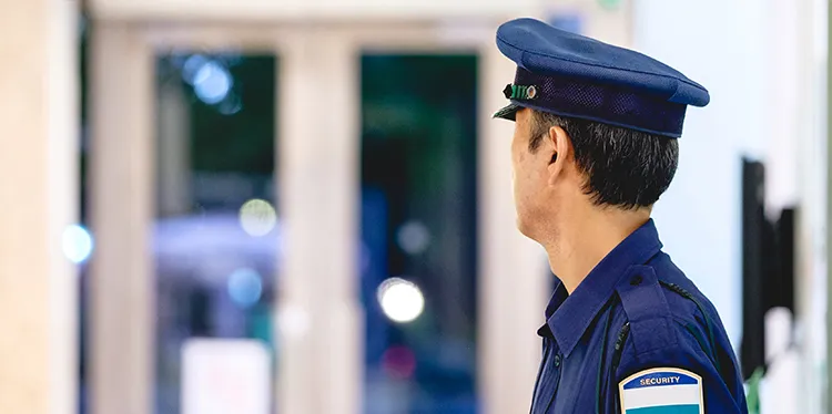 施設警備業務（館内外巡回・監視・非常時対応・駐車場管理）